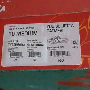 NIB Yuu size 10 sandals